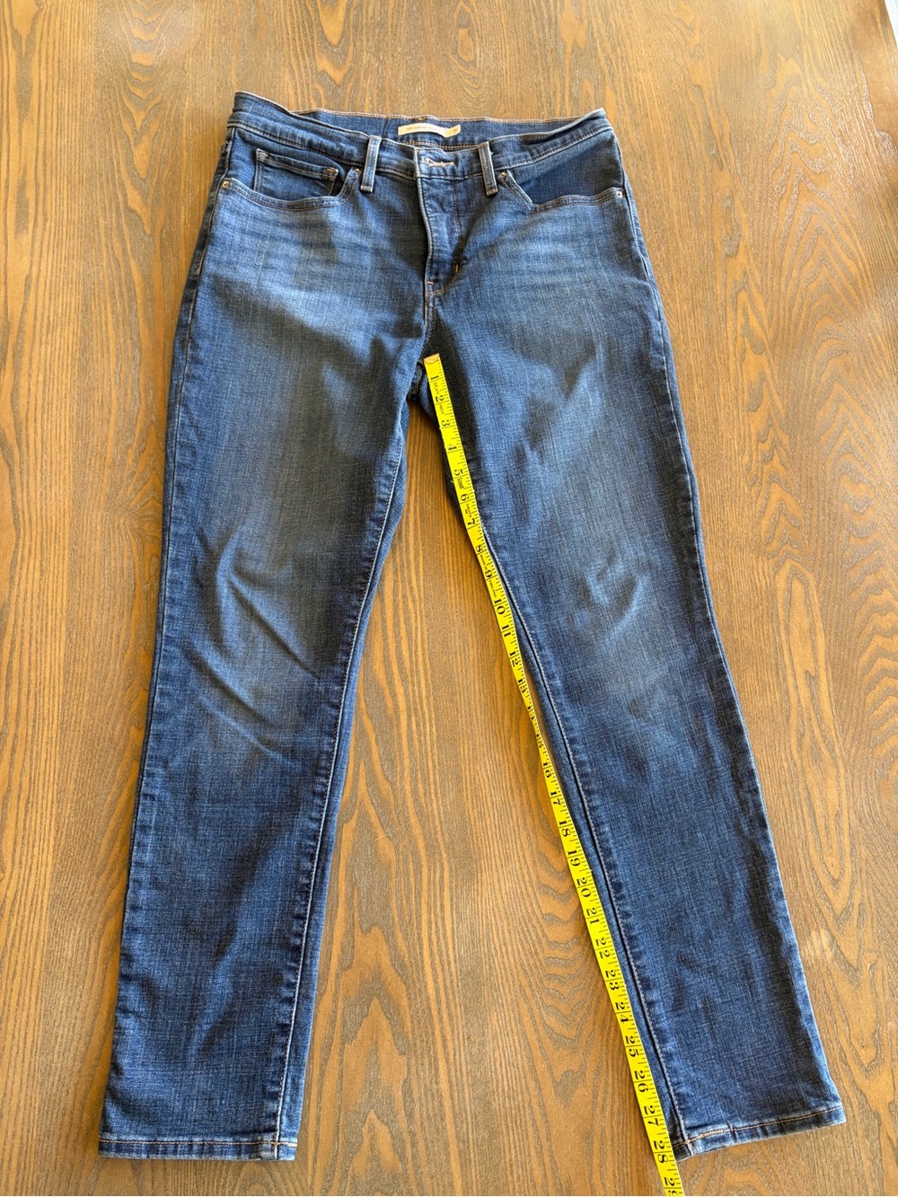 Levi’s 311 Shaping Skinny Jeans Women’s Size 31 Medium Wash Stretch Denim - Picture 5 of 7